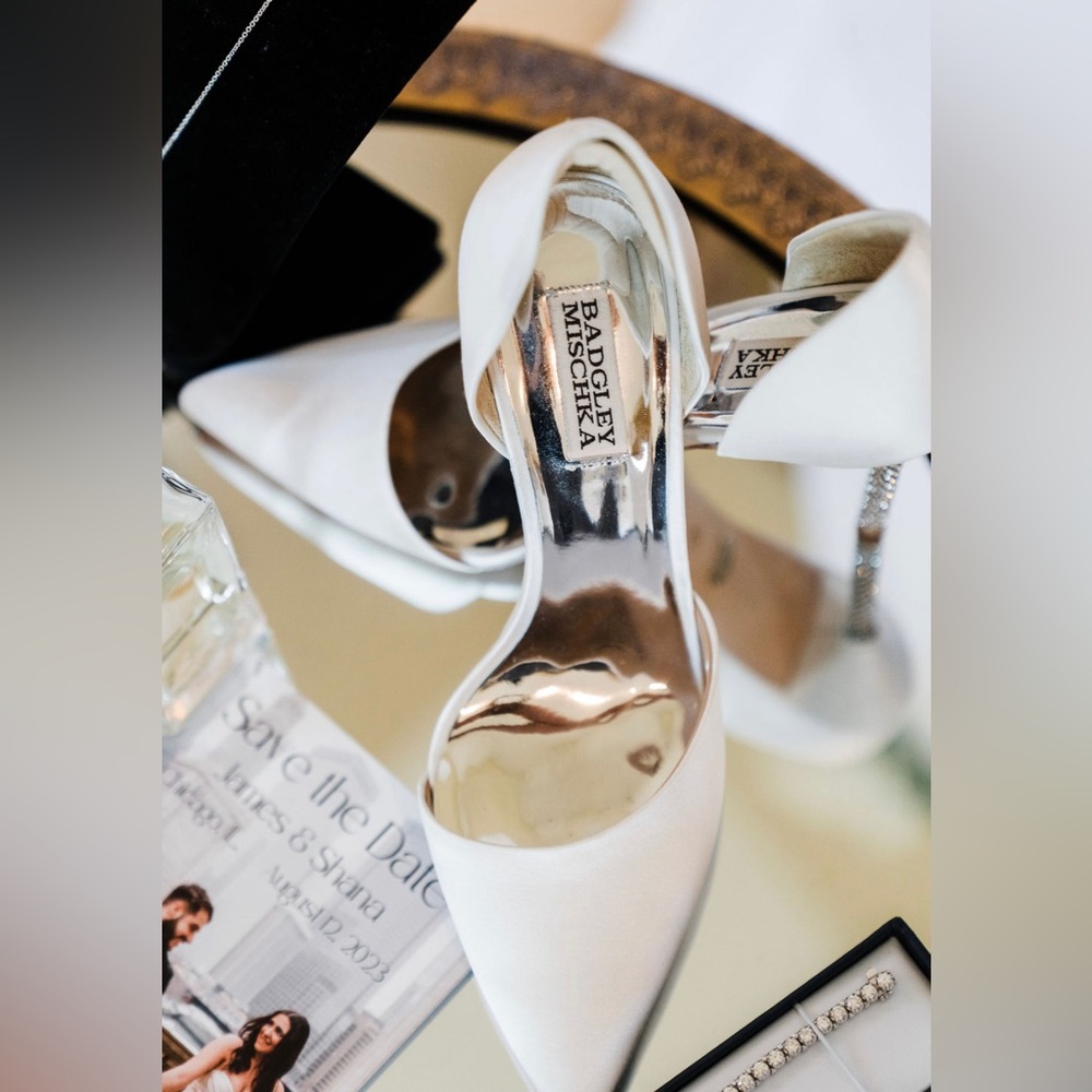 Badgley Mischka white pumps
